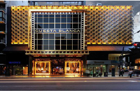 通山门头设计与商业空间的纽带。