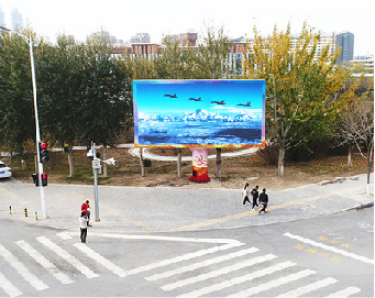 通山户外大屏广告投放要点。